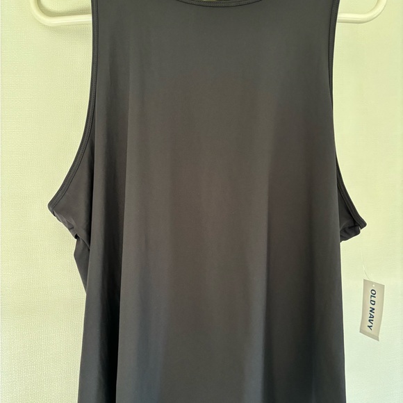 Black cutout tank - Picture 3 of 6
